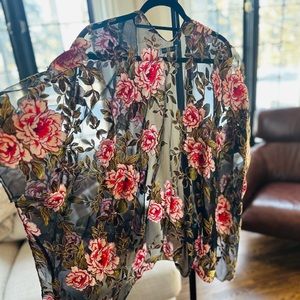FLORAL LACE VELVET SHAWL SO PRETTY one size